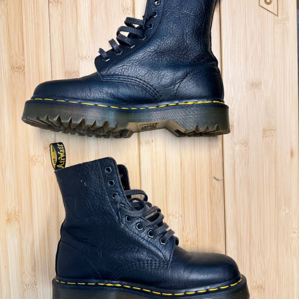 Doc Martens 1460 8 Eyelet Boots - 9/10 Condition Mens 6 / Ladies 7 - Picture 2 of 5